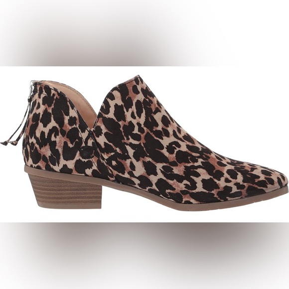 Kenneth Cole Reaction Side Way Leopard Booties Size 8.5 - Picture 2 of 9